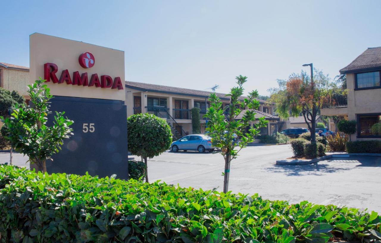 Отель Ramada By Wyndham Маунтин-Вью Экстерьер фото